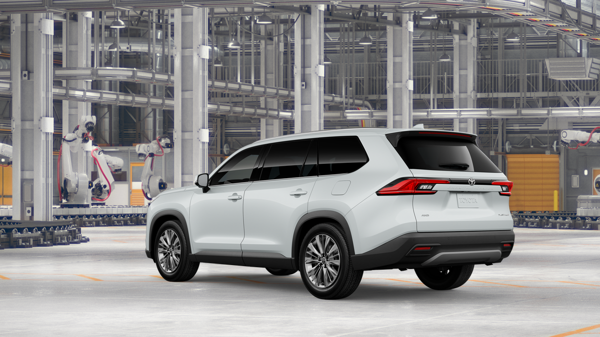 New 2026 Wind Chill Pearl Toyota Platinum image 6