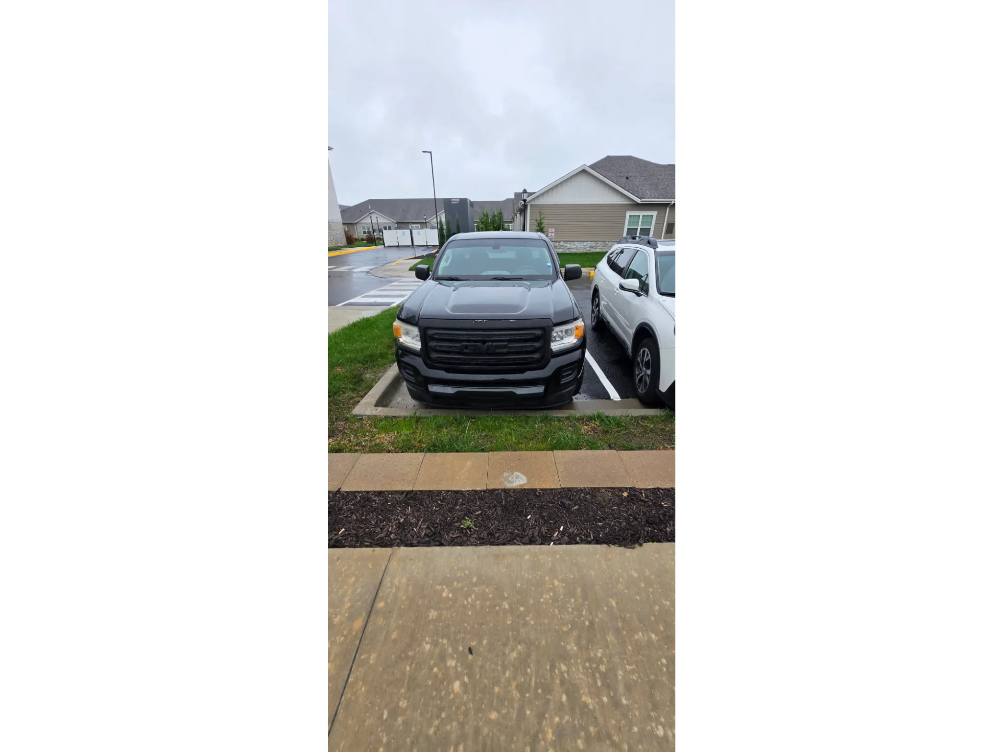 Used 2016 Onyx Black GMC 4WD image 5