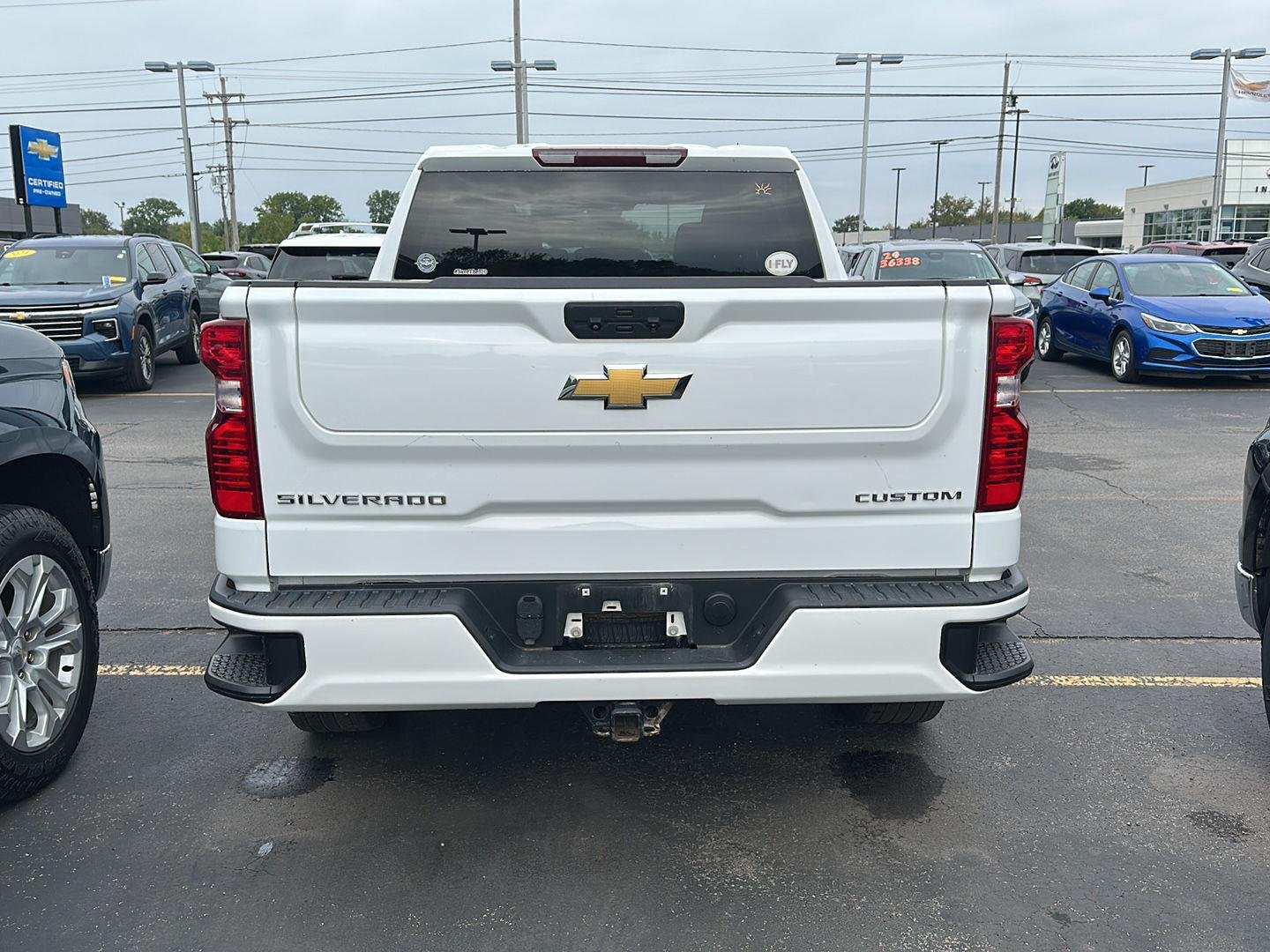 Used 2022 Summit White Chevrolet Custom image 3