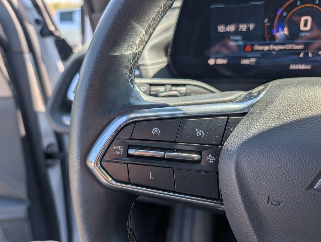 Used 2024 Pearl Chevrolet LT image 17