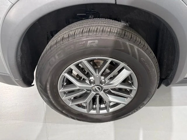 Used 2024 Gray Nissan S image 11