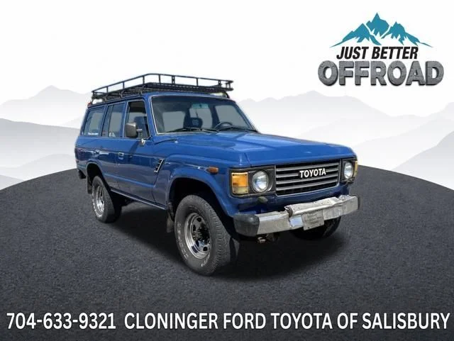 Used 1987 White Toyota Base image 1