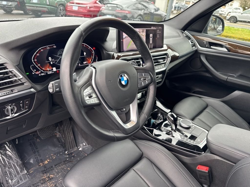 Used 2024 Black Sapphire Metallic BMW xDrive30i image 21