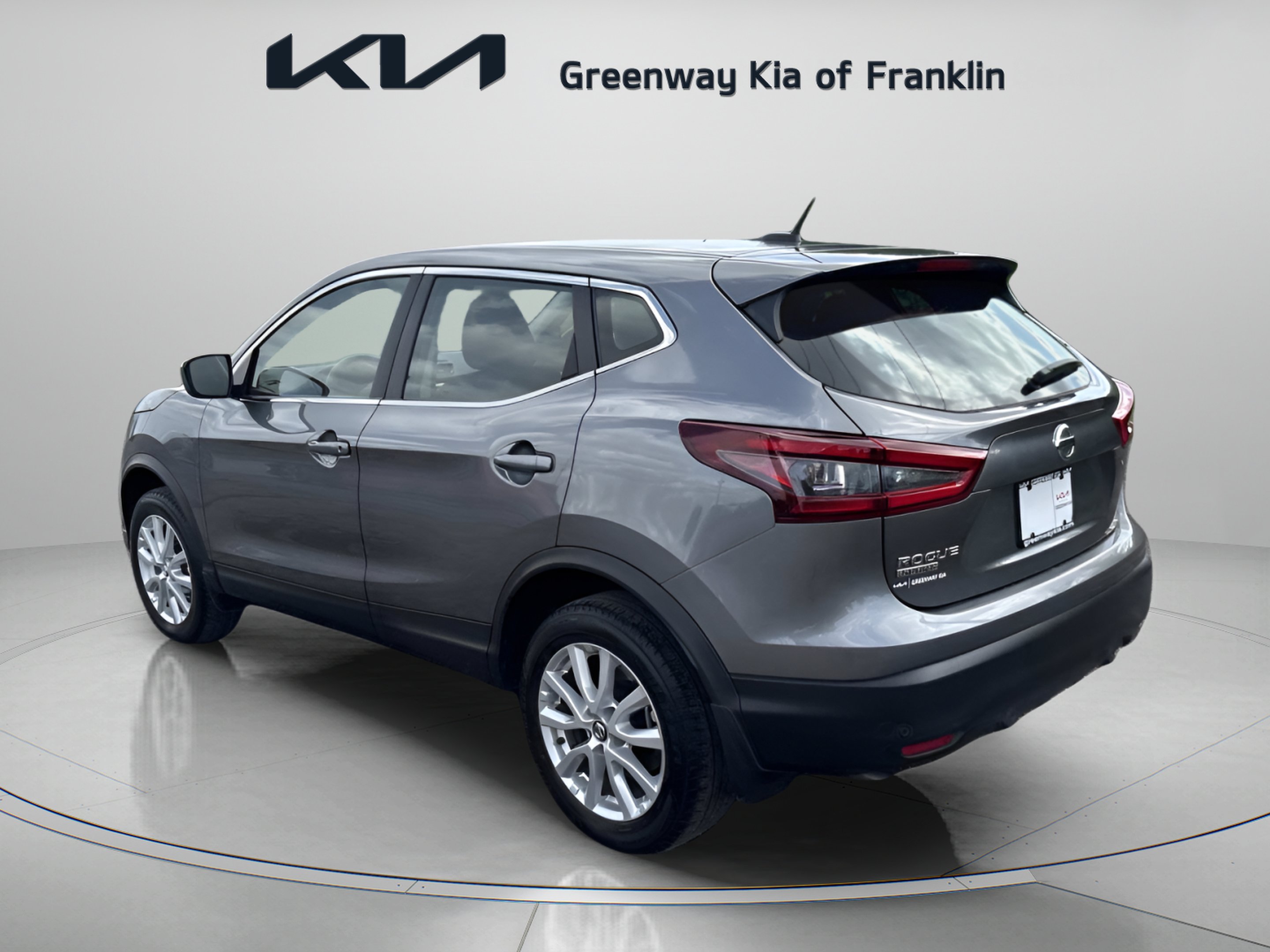 Used 2022 Gun Metallic Nissan S image 5