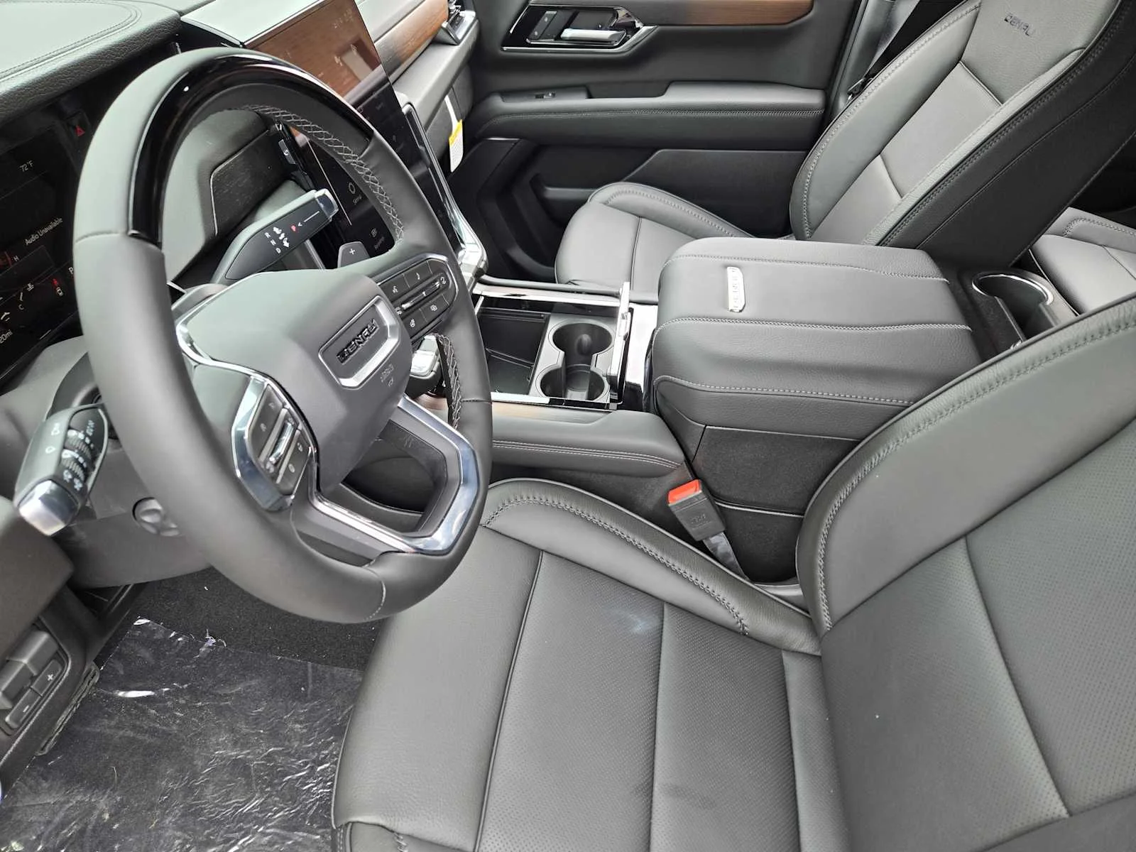 2026 GMC Yukon XL Denali - Photo 8