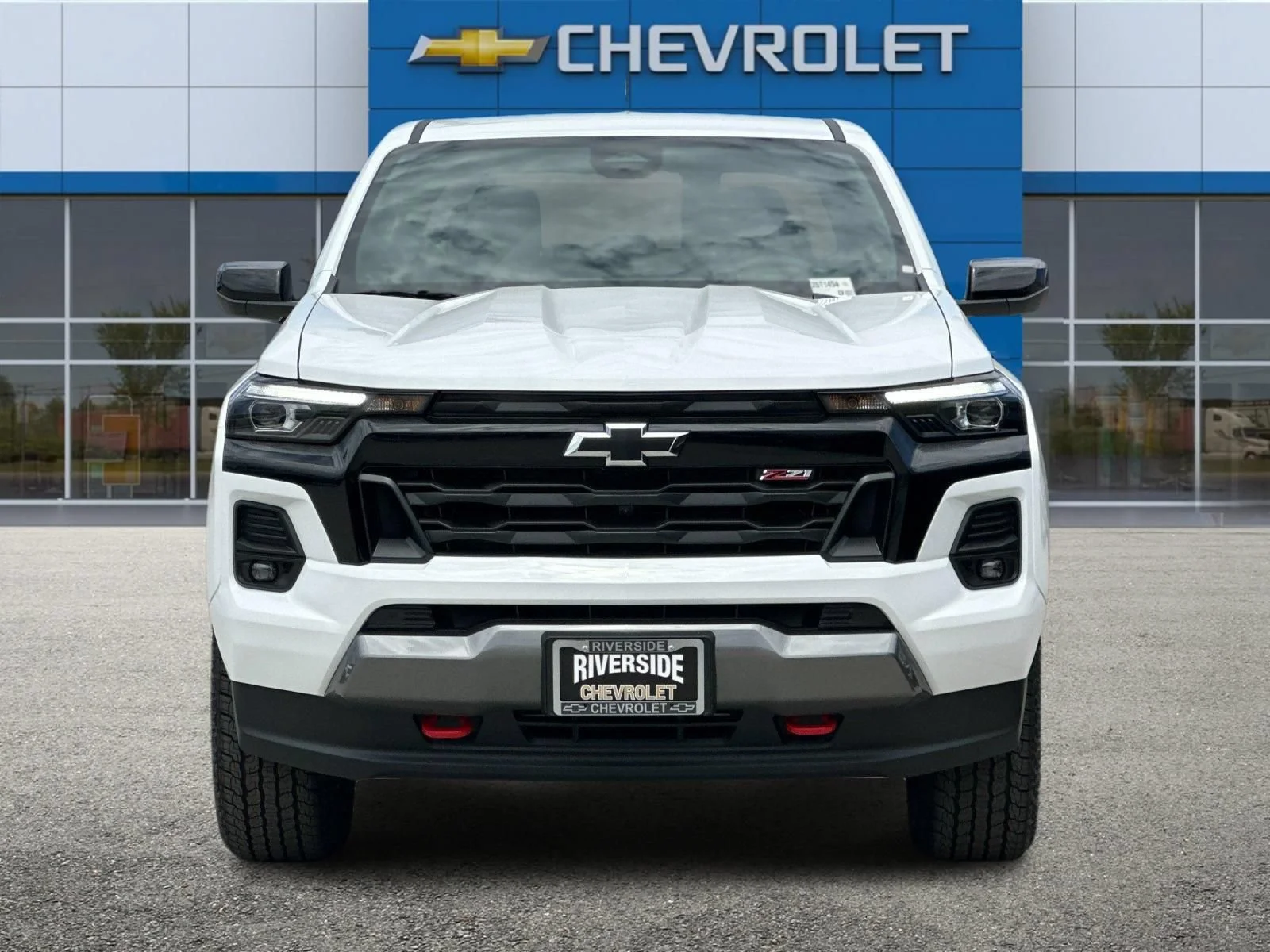 New 2026 Summit White Chevrolet Z71 image 9
