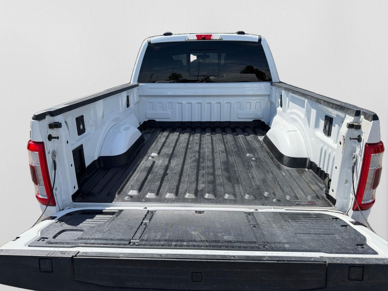 Used 2023 Oxford White Ford LARIAT image 5