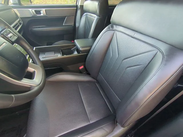 Used 2024 Silver Hyundai SEL image 27