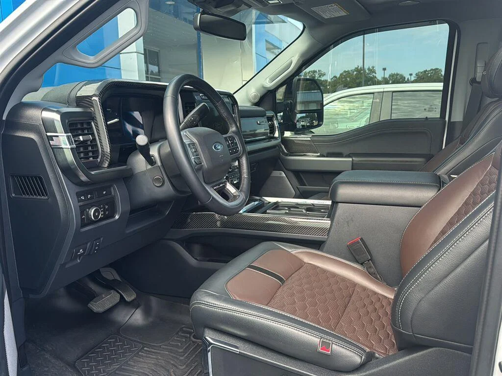 Used 2024 Oxford White Ford Lariat image 4