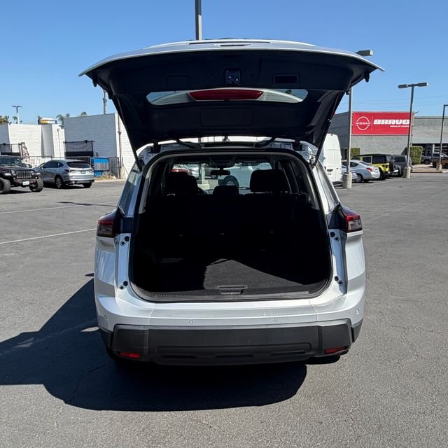 Used 2024 Silver Nissan S image 7