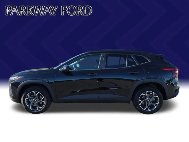 Used 2025 Black Chevrolet LT image 2