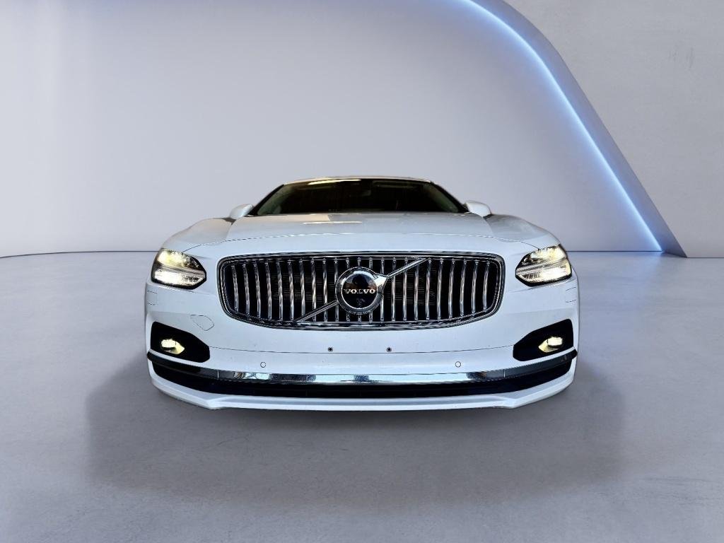 Used 2023 Crystal White Metallic Volvo Ultimate image 6