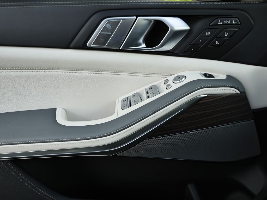 New 2027 Blue Ridge Mountain Metallic BMW xDrive40i image 15