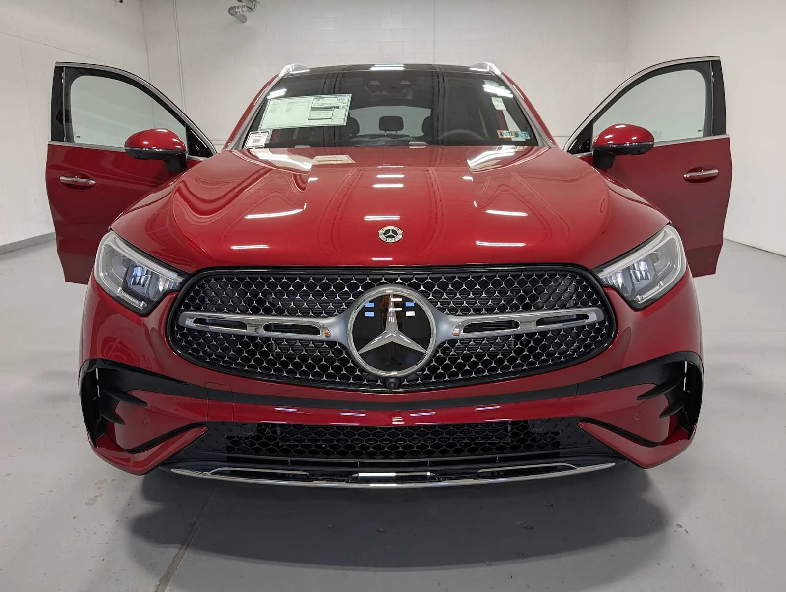 New 2026 MANUFAKTUR Patagonia Red Metallic Mercedes-Benz GLC 300 image 12