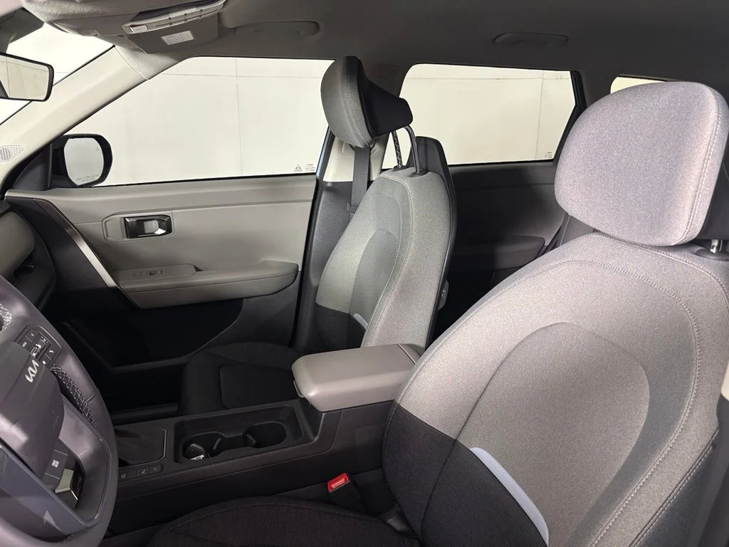 New 2027 Frost Blue / Black Roof Kia S image 18
