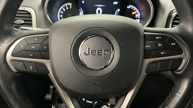 Used 2019 Bright White Clearcoat Jeep Limited image 16