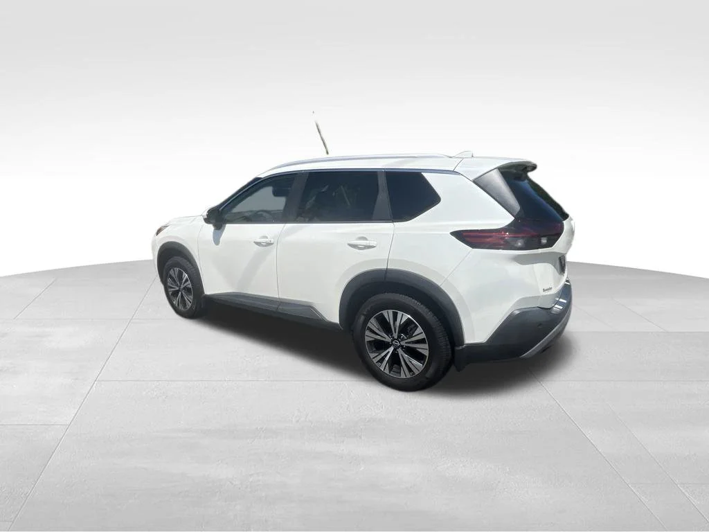 Used 2023 White Nissan SV image 31