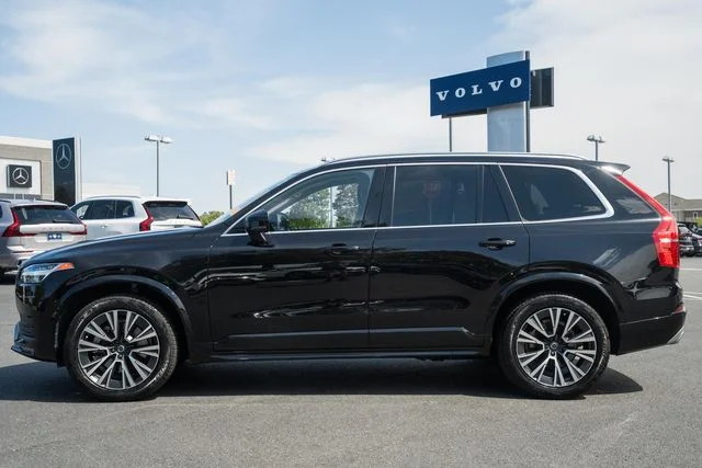 Used 2020 717 Onyx Black metallic Volvo Momentum image 4