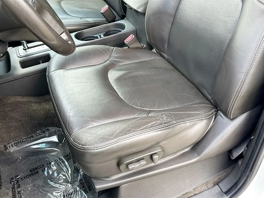 Used 2013 Glacier White Nissan PRO-4X image 17