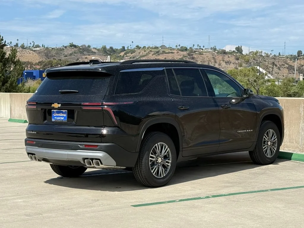New 2027 Mosaic Black Metallic Chevrolet LT image 7