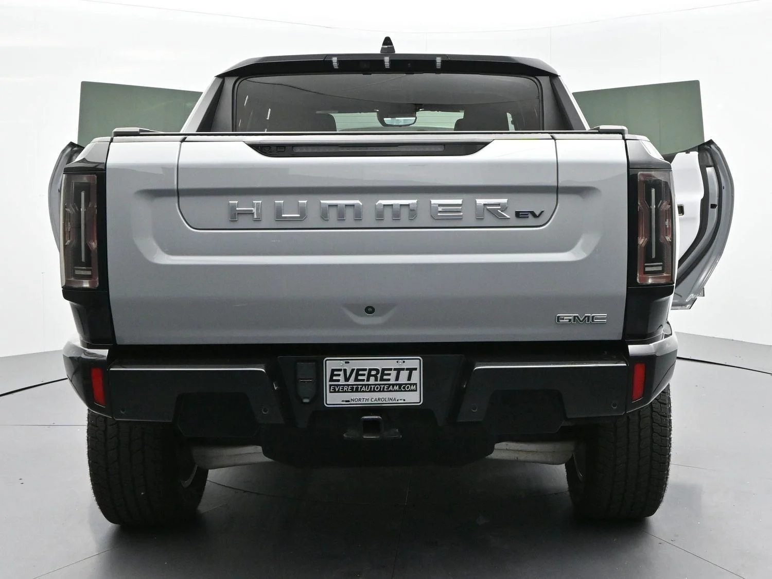 Used 2024 Meteorite Metallic (Grey) GMC 3X image 49