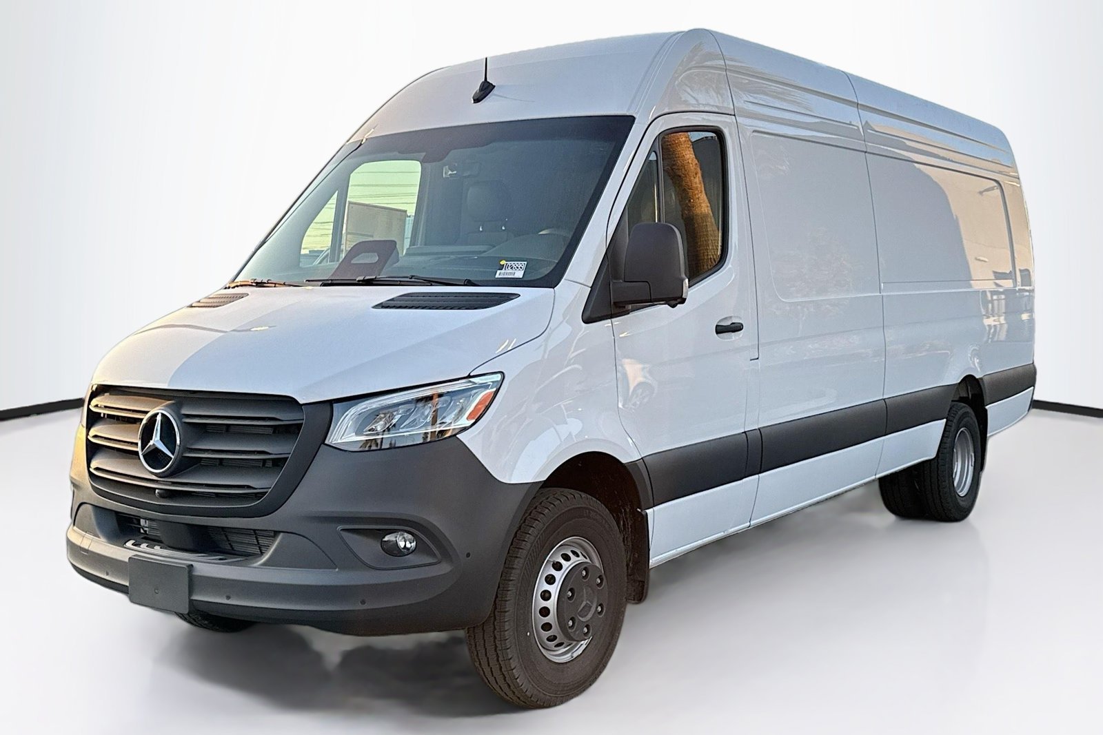 New 2026 Arctic White Mercedes-Benz  image 1