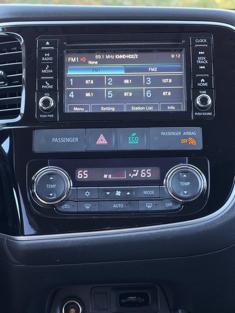 Used 2016 Mercury Gray Metallic Mitsubishi SE image 18