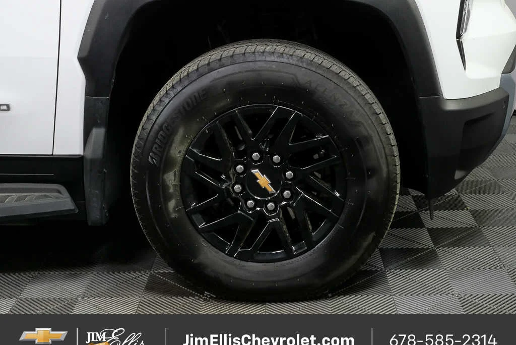2025 Chevrolet Silverado EV LT - Photo 36