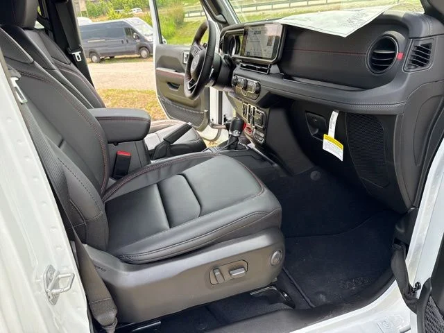 New 2026 White Jeep Moab 392 image 31