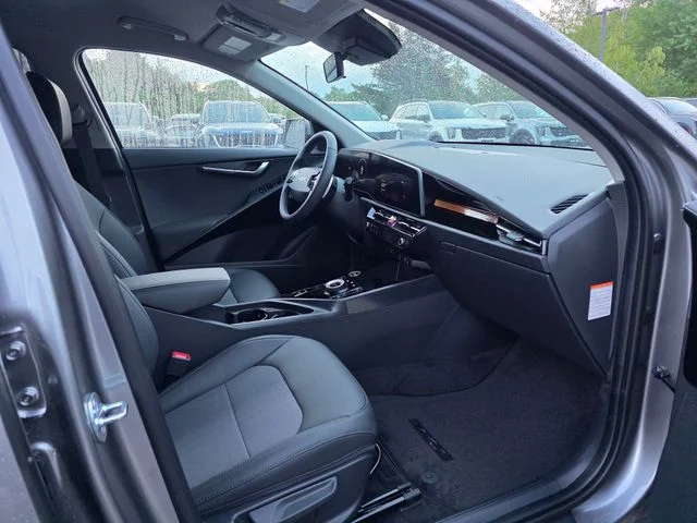 New 2026 Steel Gray Kia Wind image 11
