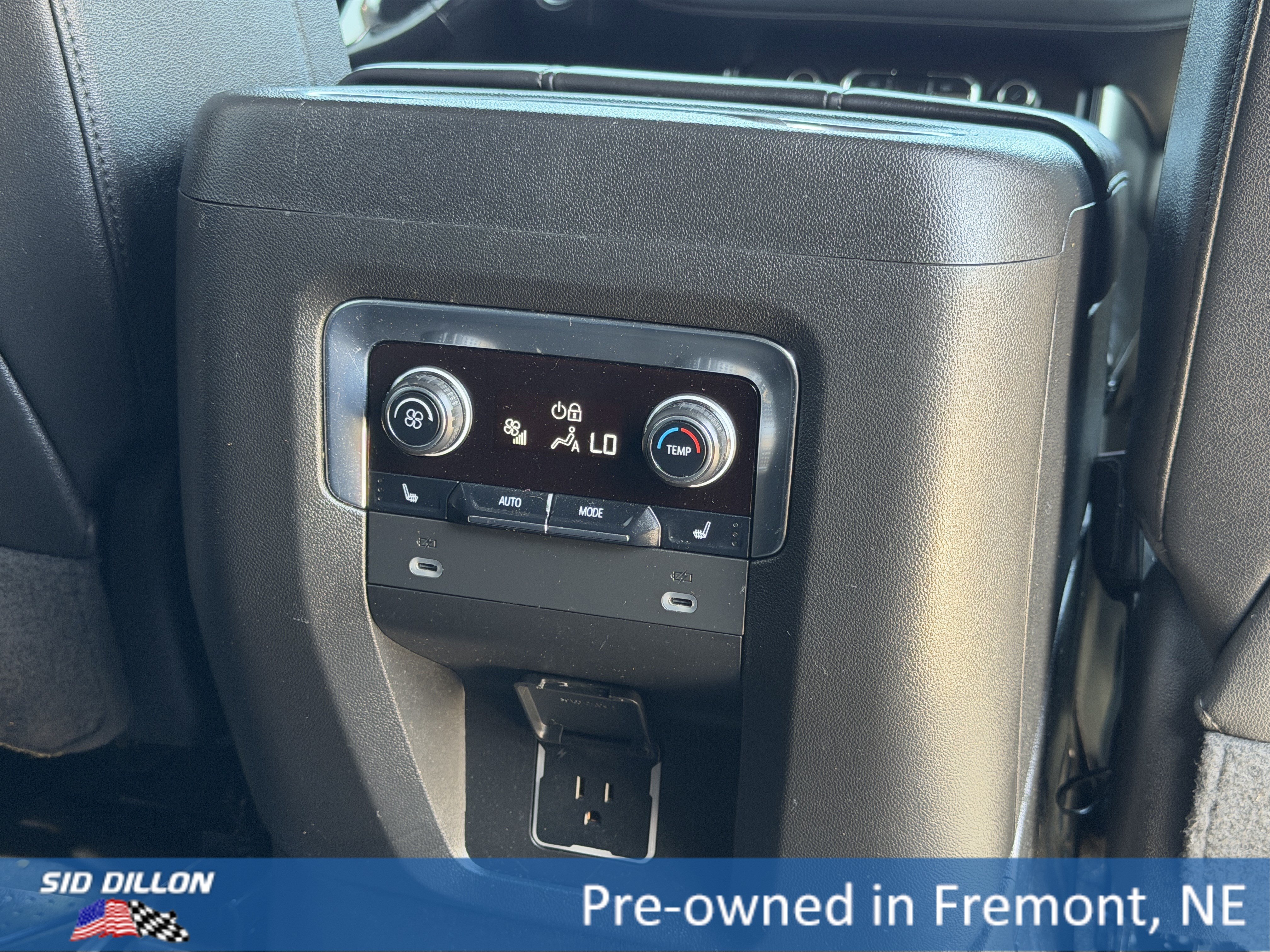 Used 2022 Black Chevrolet Z71 image 20