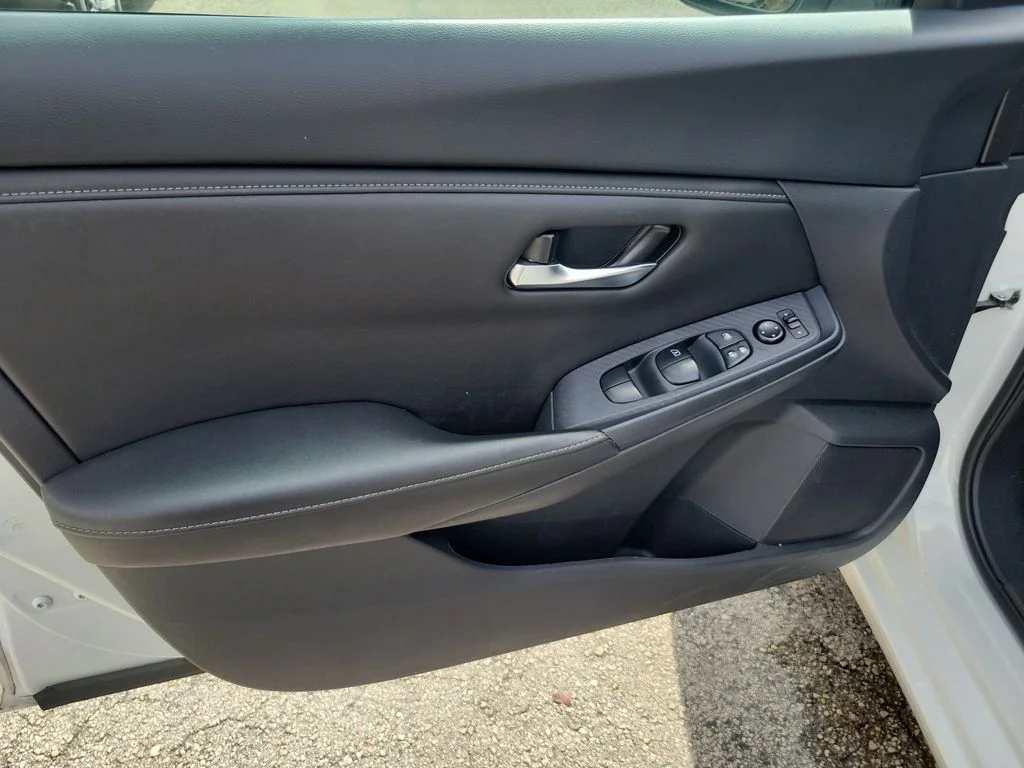 Used 2024 White Nissan SV image 21