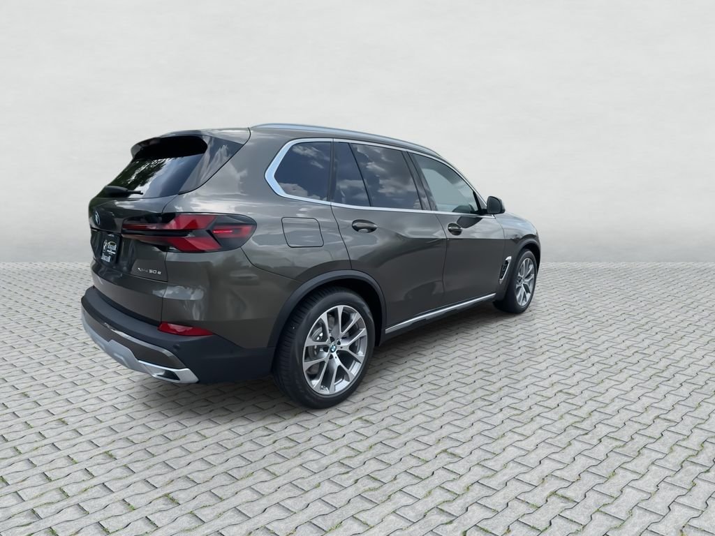 New 2026 Manhattan Green Metallic BMW xDrive50e image 8
