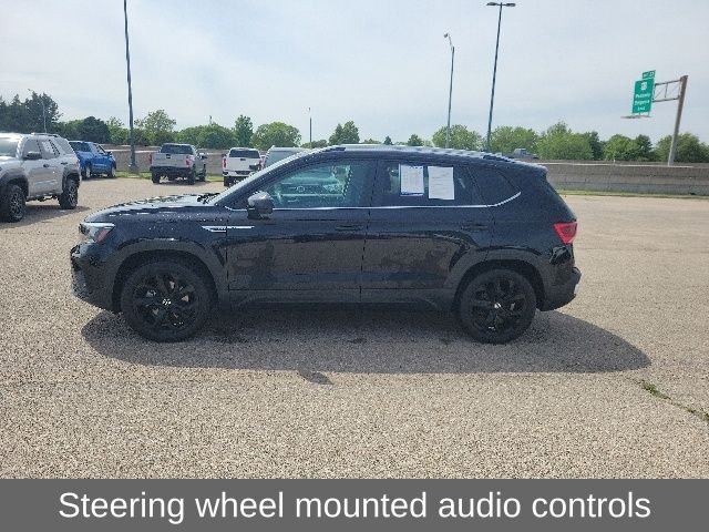 Used 2023 Deep Black Pearl Effect Volkswagen 1.5T SE image 3