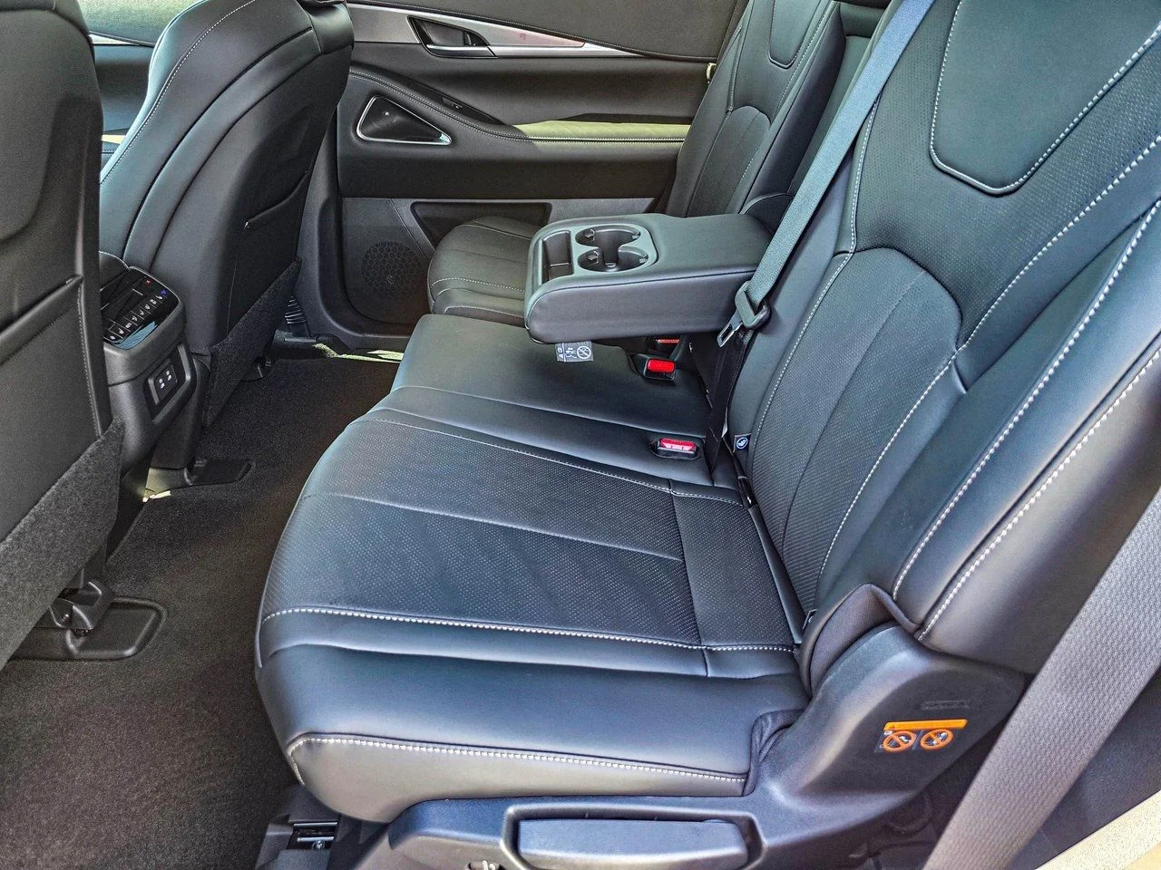 New 2026 RADIANT WHITE INFINITI Luxe AWD image 29