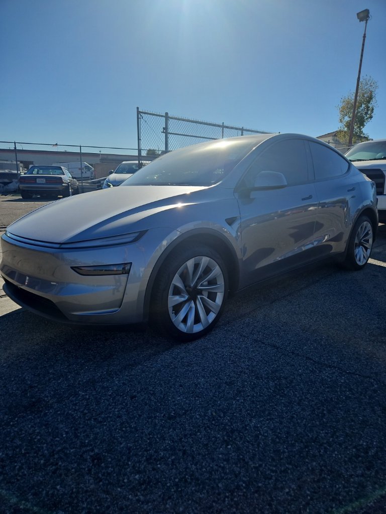 2026 Tesla Model Y Premium
