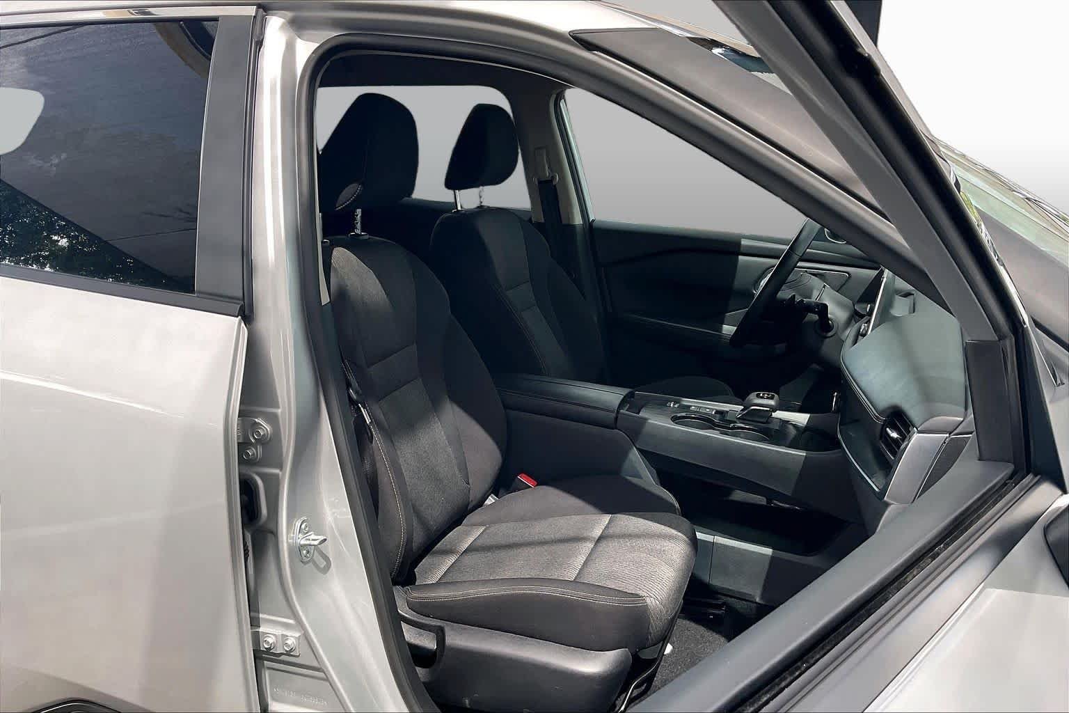Used 2025 Brilliant Silver Metallic Nissan SV image 9