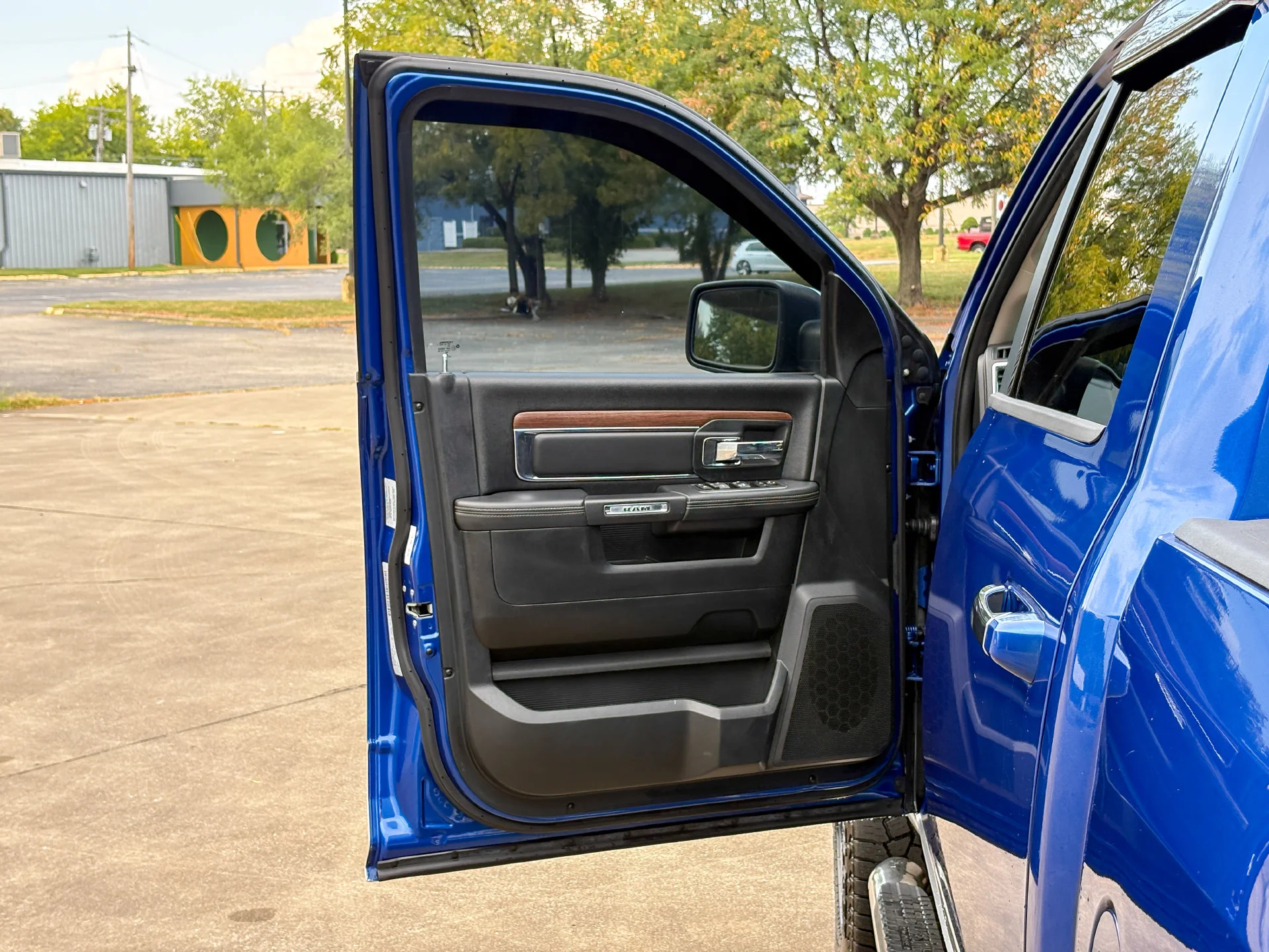 Used 2016 Blue Ram Laramie image 16