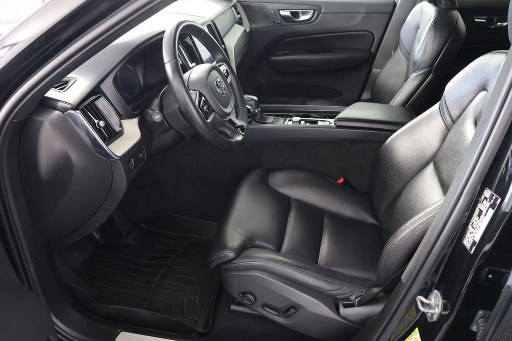 Used 2019 Black Volvo T5 Inscription image 19