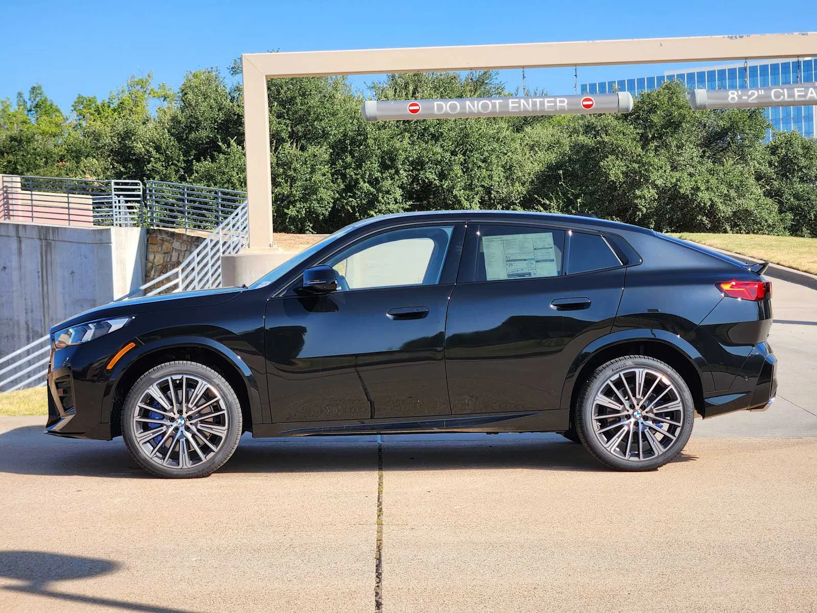 New 2026 Black Sapphire Metallic BMW M35i image 2