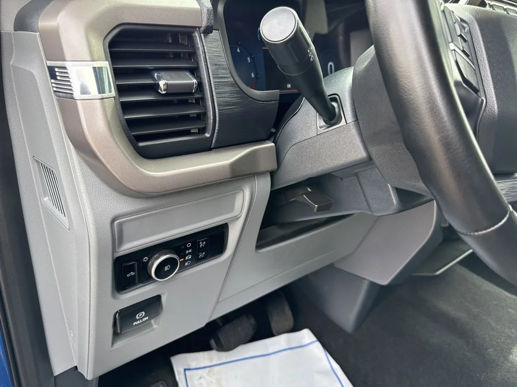 Used 2024 Atlas Blue Metallic Ford XLT image 19