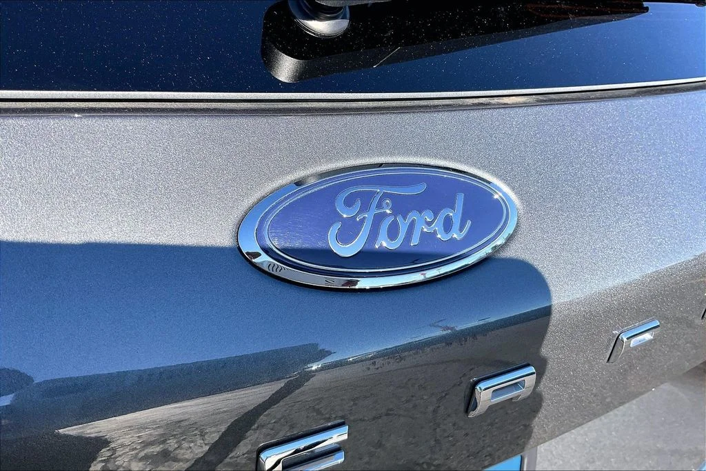 Used 2025 Gray Ford ST-Line image 7