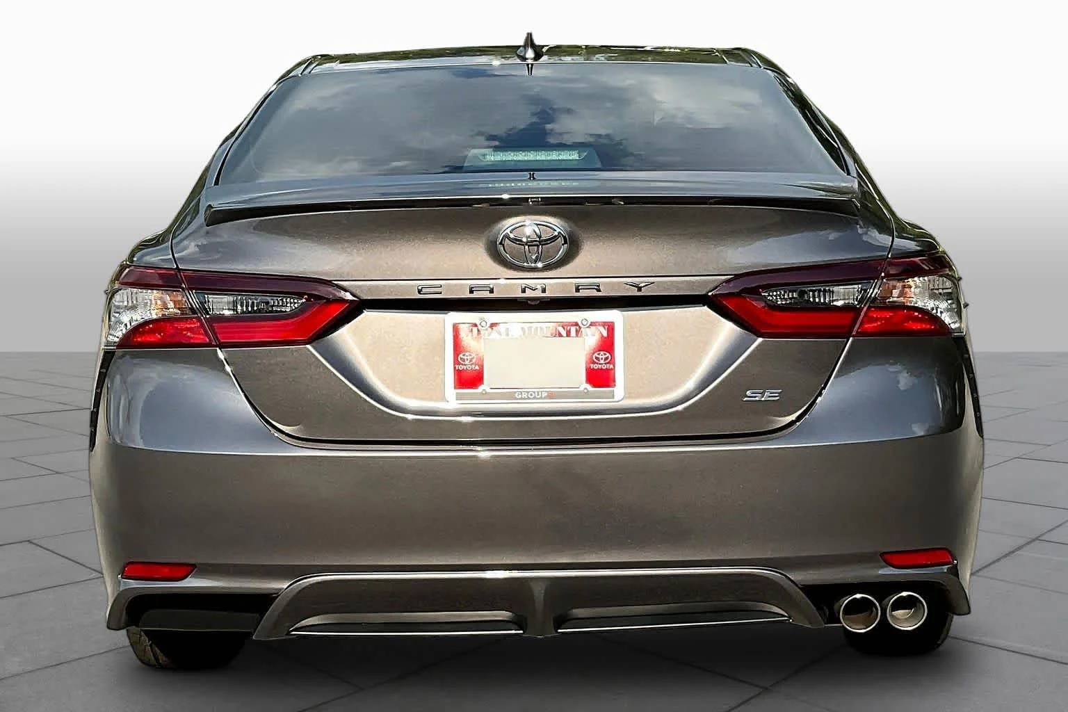 Used 2024 Predawn Gray Mica Toyota SE image 5