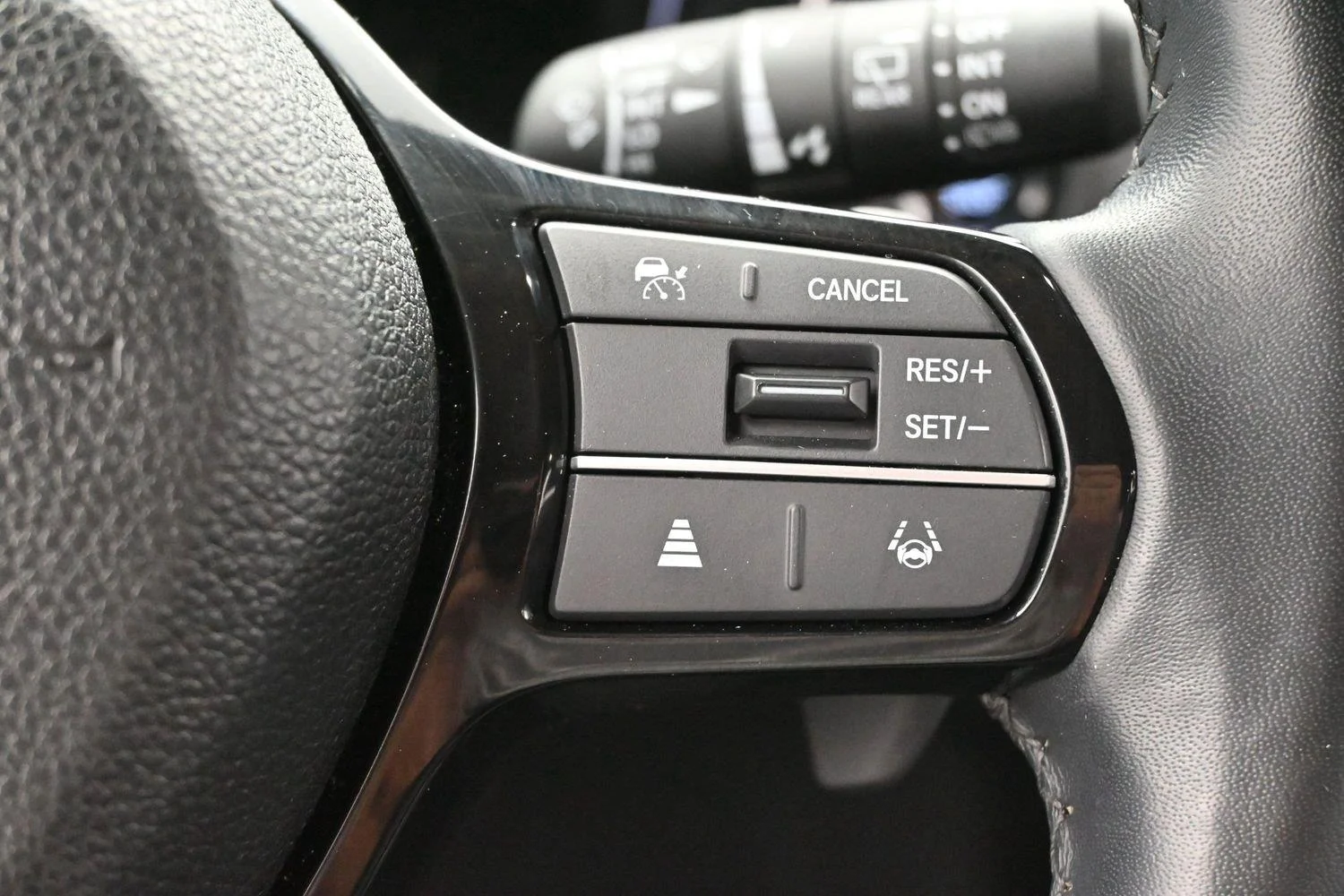 Used 2024 Modern Steel Metallic Honda Touring image 20