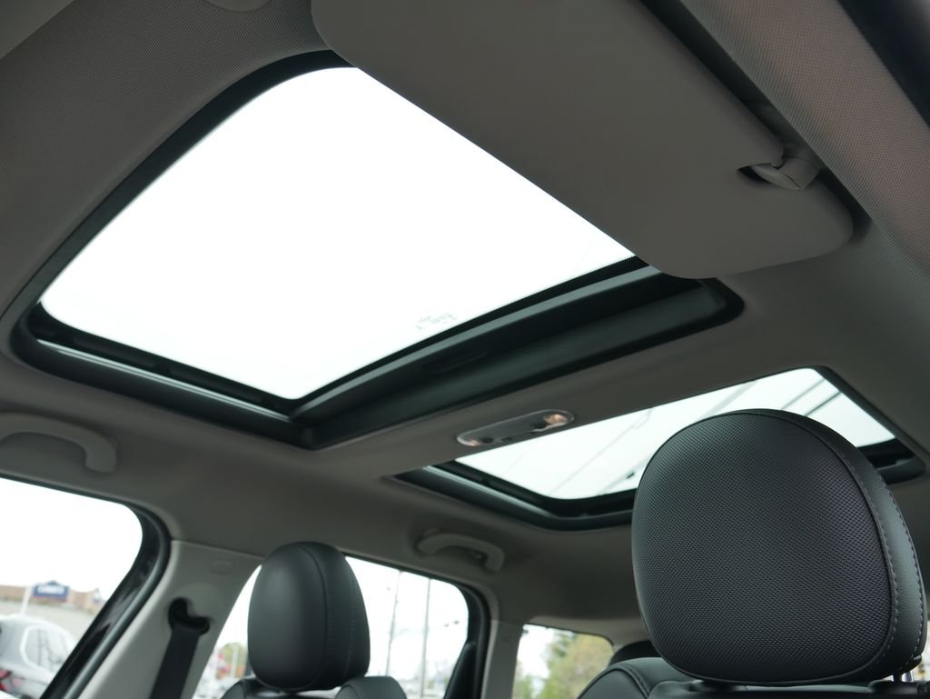 Used 2018 Black MINI Base image 16
