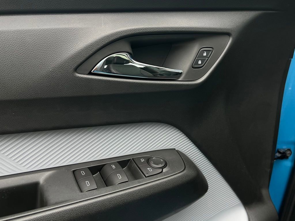 2027 Chevrolet Bolt RS - Photo 15