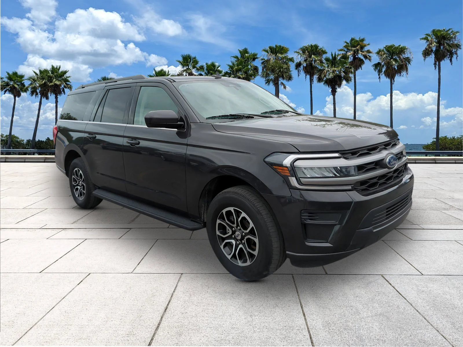 2024 Ford Expedition XLT MAX's photo