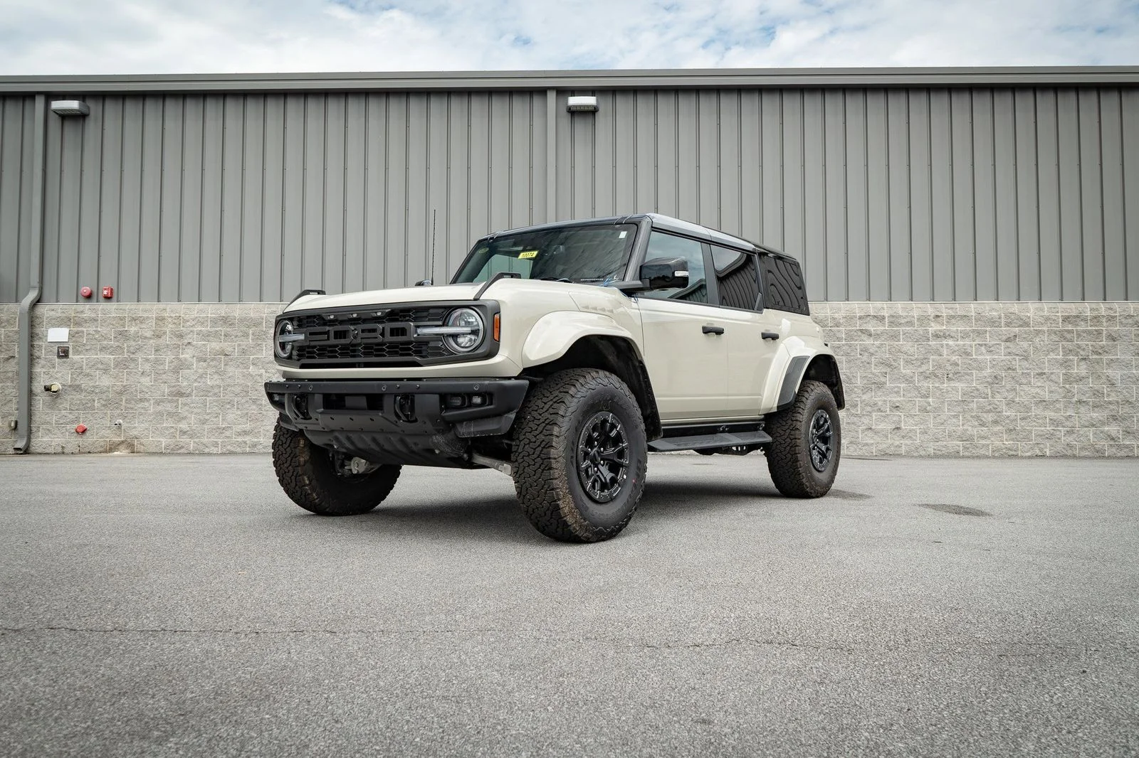 Used 2025 Desert Sand Ford Raptor image 10