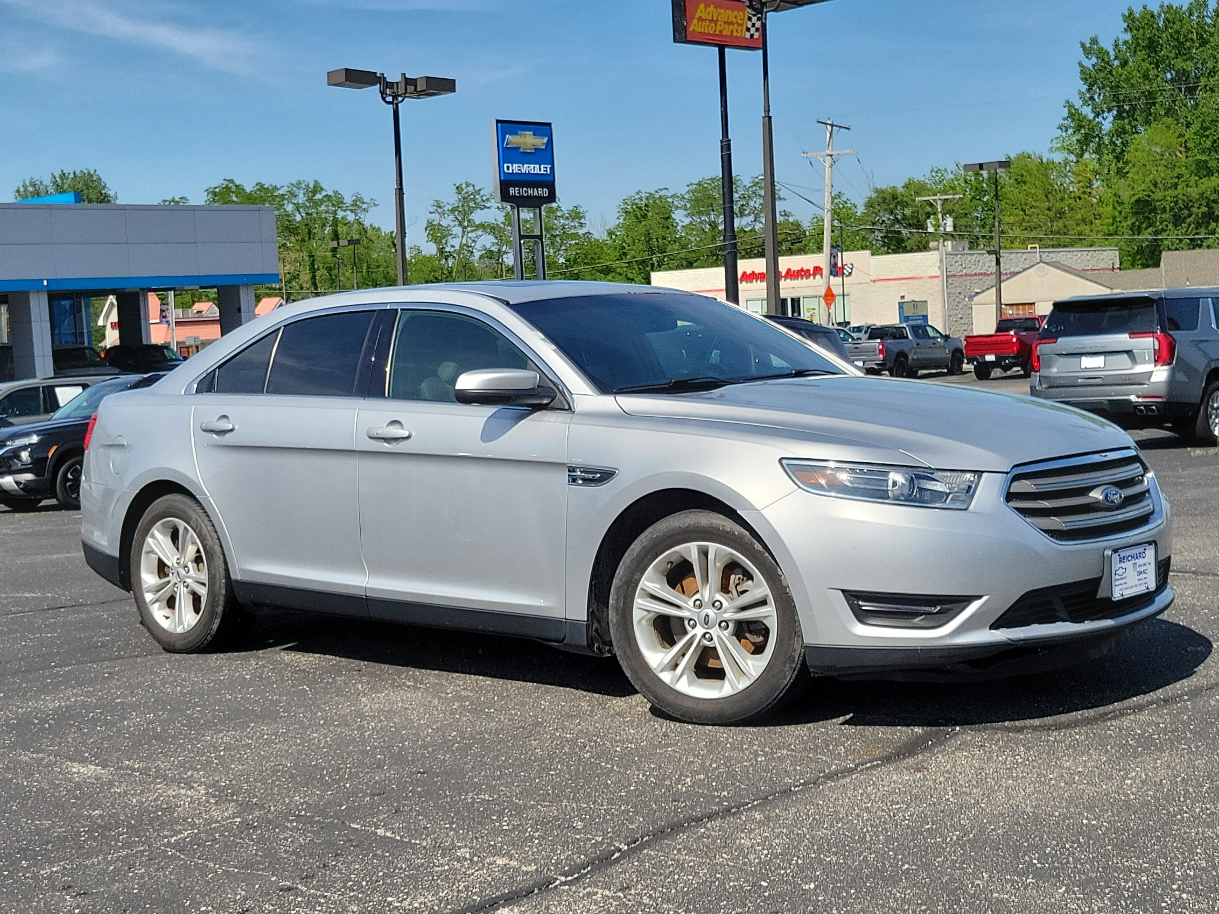 2018 Ford Taurus SEL FWD's photo