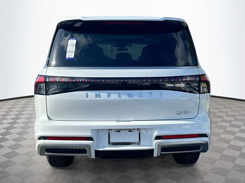 New 2026 RADIANT WHITE INFINITI Pure 2WD image 6